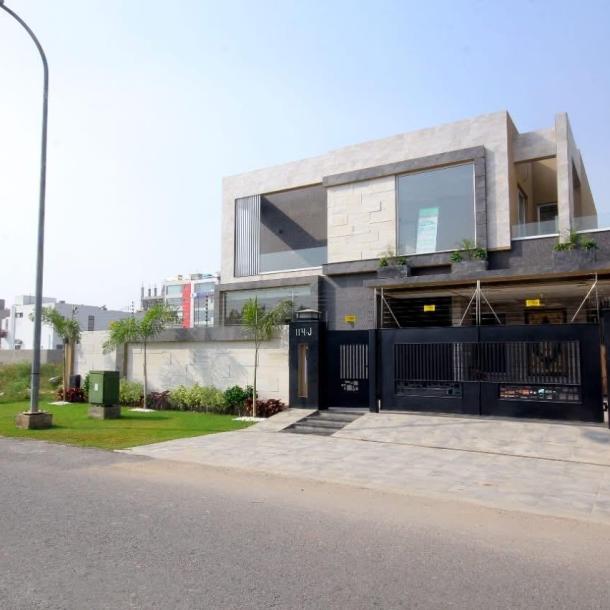 Classical Design 1 Kanal House Availabel For Sale In DHA Lahore Phase 6-2