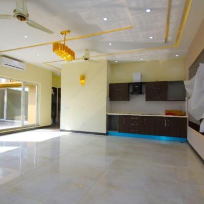 Classical Design 1 Kanal House Availabel For Sale In DHA Lahore Phase 6