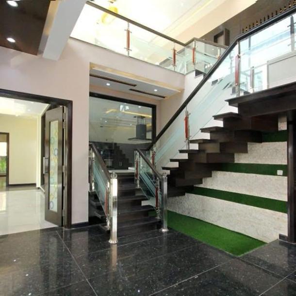 Classical Design 1 Kanal House Availabel For Sale In DHA Lahore Phase 6-23