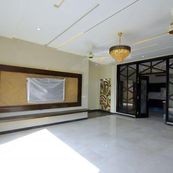 Classical Design 1 Kanal House Availabel For Sale In DHA Lahore Phase 6-25
