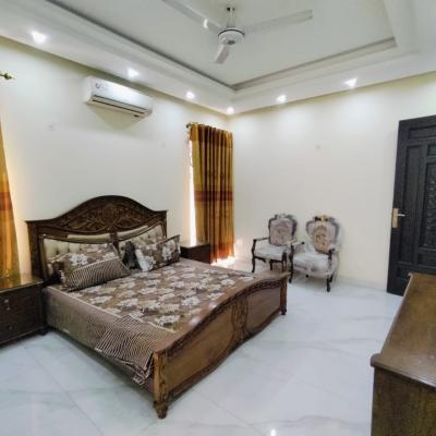 Luxurious 1 Kanal Top Location House Available For Rent In DHA Lahore Phase 8
