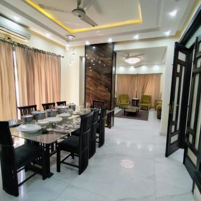 Luxurious 1 Kanal Top Location House Available For Rent In DHA Lahore Phase 8