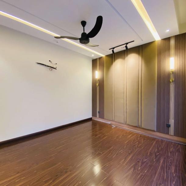 Beautiful Luxurious 10 Marla House Available For Sale In DHA Lahore Phase 7-5