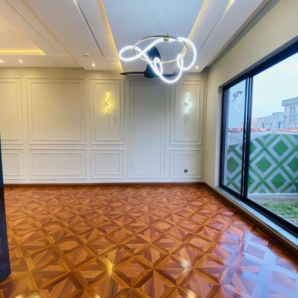 Beautiful Luxurious 10 Marla House Available For Sale In DHA Lahore Phase 7-13