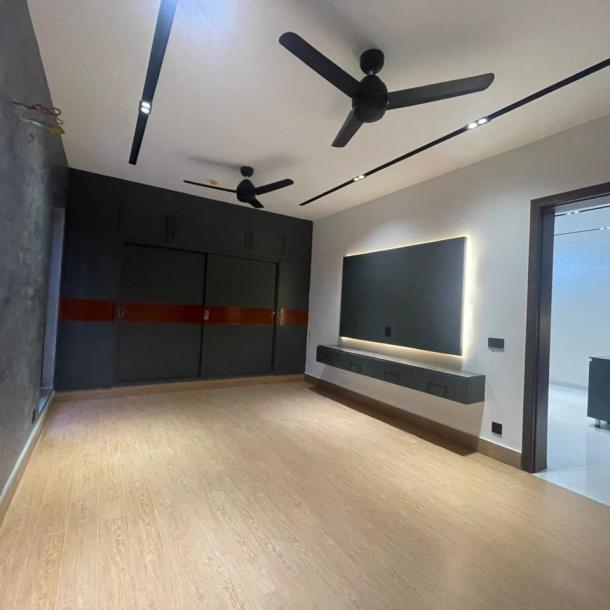 Beautiful Brand New 10 Marla House For Sale In DHA Phase 7 Lahore-4