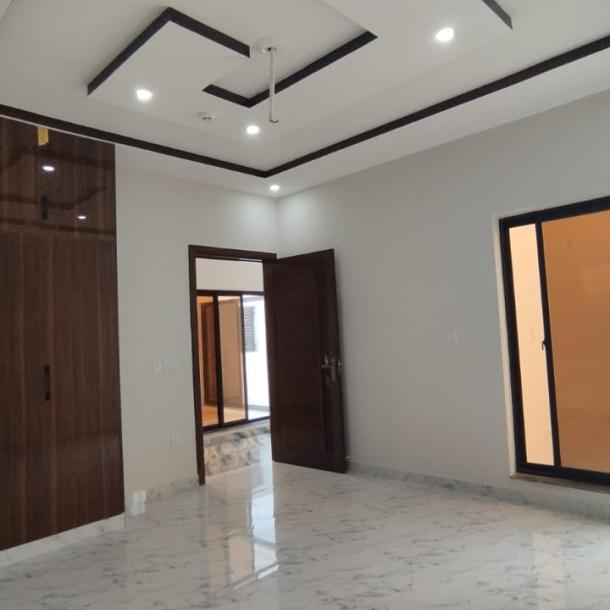 Beautifully Design 10 Marla House For Sale in DHA Phase 7 Lahore Pakistan-25
