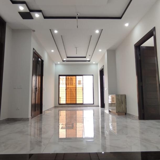 Beautifully Design 10 Marla House For Sale in DHA Phase 7 Lahore Pakistan-19