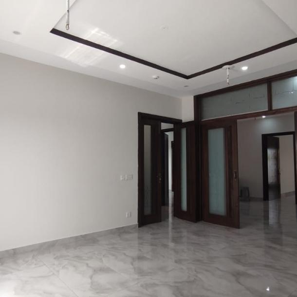 Beautifully Design 10 Marla House For Sale in DHA Phase 7 Lahore Pakistan-16