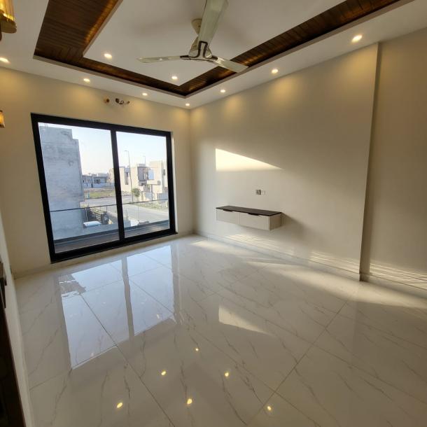 Beautiful New 10 Marla House For Sale in DHA Phase 7 Lahore-19