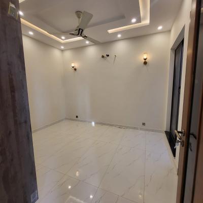 Beautiful New 10 Marla House For Sale in DHA Phase 7 Lahore-20