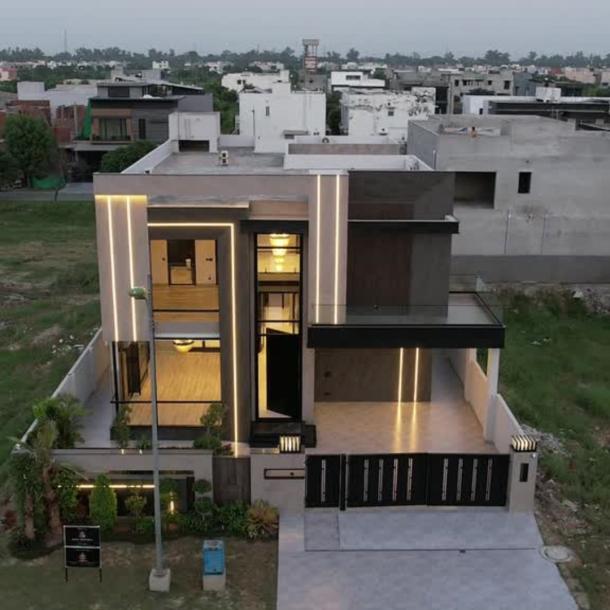 Best Location 1 Kanal House Availabel For Sale In DHA Lahore Phase 7-1