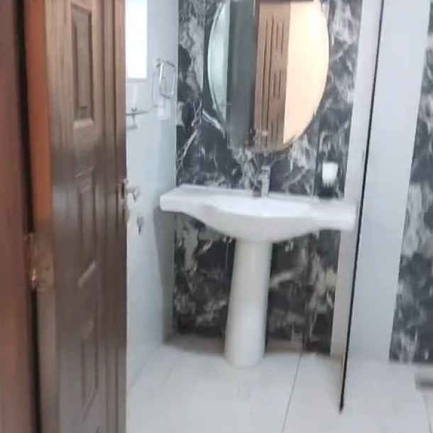 Low Price 1 Kanal Upper Portion Available For Rent In DHA Lahore-5