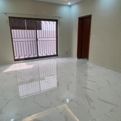 Luxury 10 Marla Brand New House Available For Rent In Askari 10