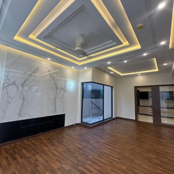 Luxury 1 Kanal Bungalow Available For Sale In DHA Lahore Phase 7 Block T-9