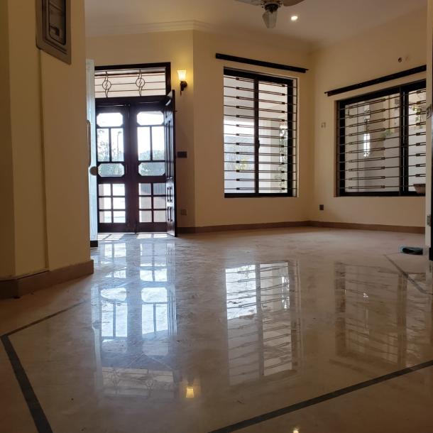 Beautiful 10 Marla House Available For Rent In Askari 10-2
