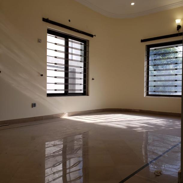 Facing Park Beautiful 4 Bedroom Apartment Available For Rent In Askari 11 Block D-3