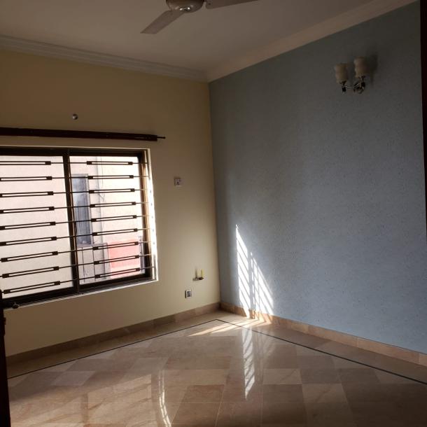 Facing Park Beautiful 4 Bedroom Apartment Available For Rent In Askari 11 Block D-1