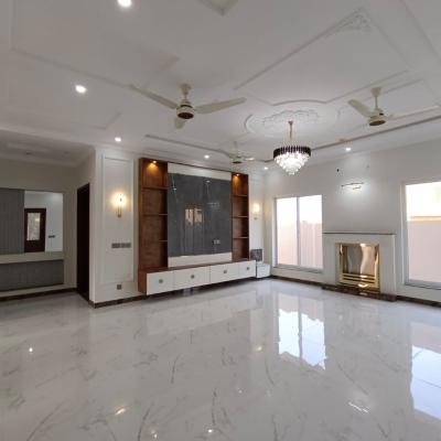 Beautiful 12 Marla Apartment Available For Sale In Askari 11