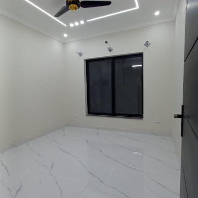 Ideal Location 1 Kanal Beautiful House Available For Sale In DHA Lahore Phase 3
