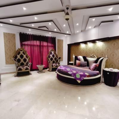 DHA Phase 8 Luxury 5 Kanal House Available For Rent