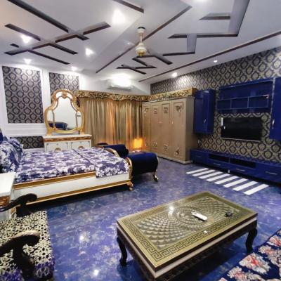 DHA Phase 8 Luxury 5 Kanal House Available For Rent