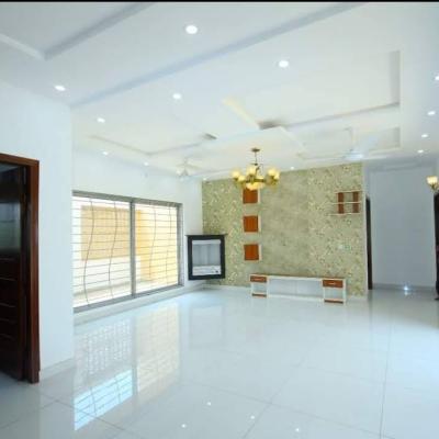 1 Kanal Beautiful Upper Portion Available For Rent In DHA Lahore Phase 4