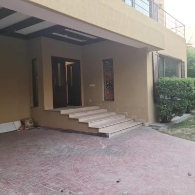 Beautiful 1 Kanal Upper Portion Available For Rent In DHA Lahore Phase 3