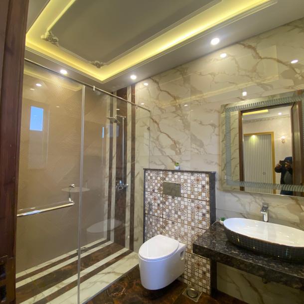 Italian Design 10 Marla Beautiful House For Sale in DHA Phase 7 Lahore Pakistan-4