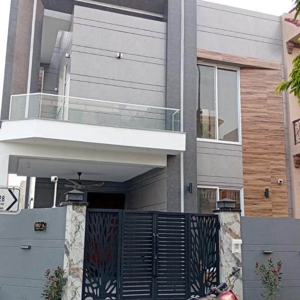 Classical Style 5 Marla Beautiful House Available For Sale In DHA Lahore Phase 9-1