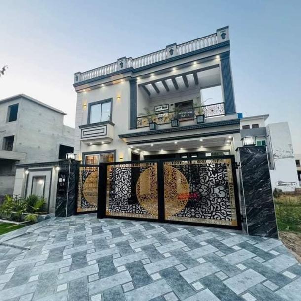 Dream Home Alert! 10 Marla Brand New House in Lake City Lahore-1