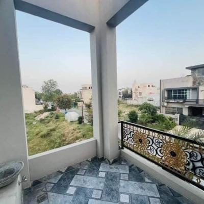 Dream Home Alert! 10 Marla Brand New House in Lake City Lahore-6