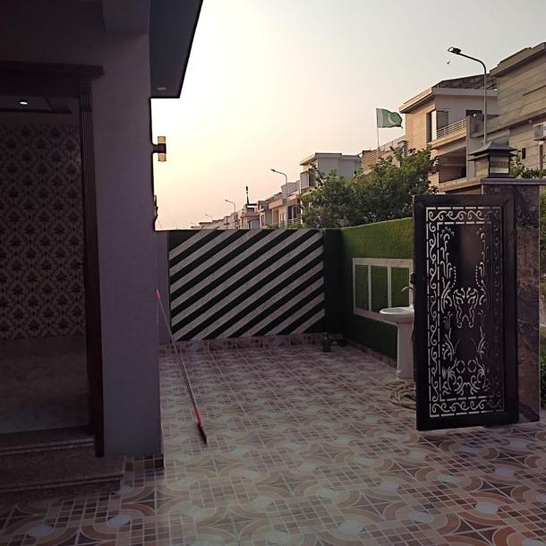 10 Marla upper portion House For Rent plantnium block Demand 60k-2