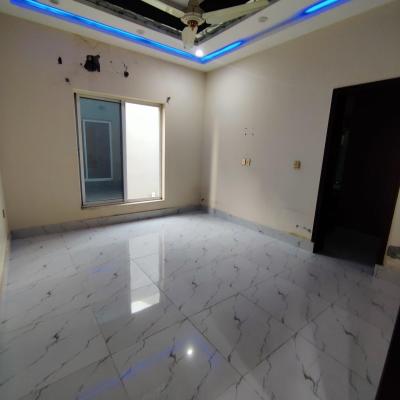 5 Marla 2nd floor available for rent in Dream gardens phase 2 Defence Road Lahore