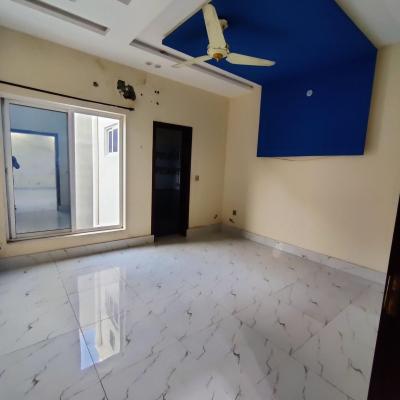 5 Marla 2nd floor available for rent in Dream gardens phase 2 Defence Road Lahore