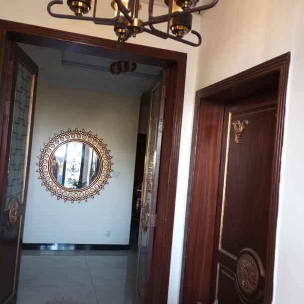 Modern Lower Portion in DHA Phase 7 - 10 Marla, Fully Furnished-6