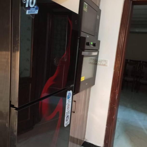 Modern Lower Portion in DHA Phase 7 - 10 Marla, Fully Furnished-5