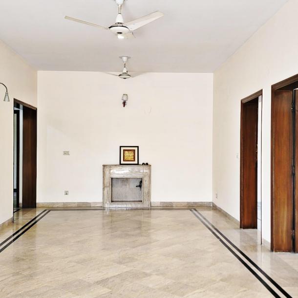 22-Marla Corner House For Rent Separate Gate Upper Portion at hot Location. Phase 2 (S Block)-10