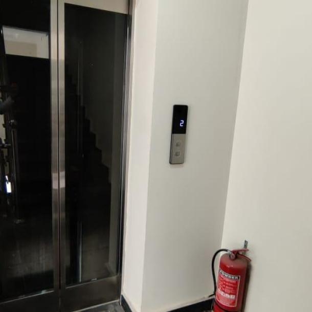 Phase 6- 8 Marla 1st Floor For Rent Office-2