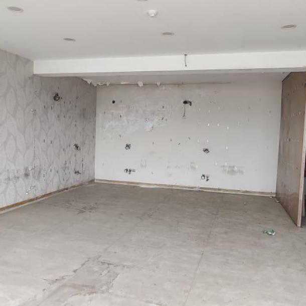 Phase 6- cca1 -4 marla 4th floor rent 60k Office-11