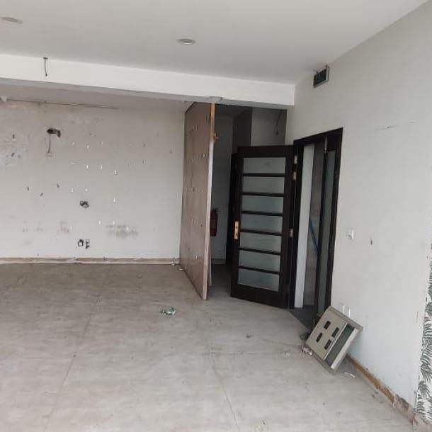 Phase 6- cca1 -4 marla 4th floor rent 60k Office-12