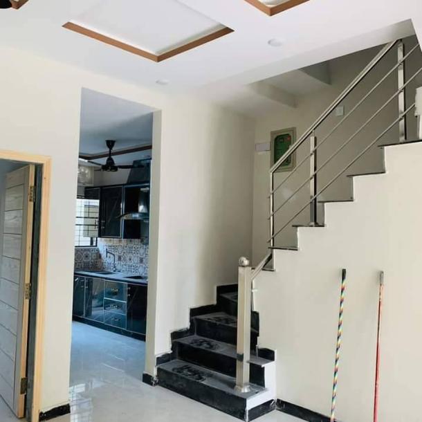 4 Marla House For sale in Paragon City barki road Lahore demand 175 with 3 beds-3