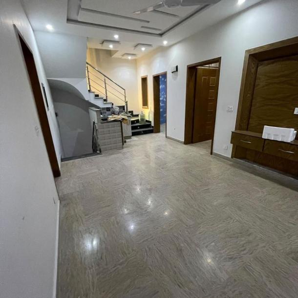 Rent: 60 Thousand State Life Society DHA PHASE 5, 5 Marla House For Rent-5