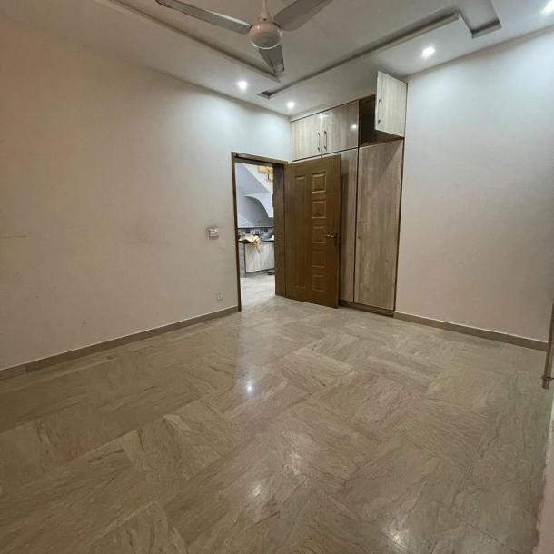 Rent: 60 Thousand State Life Society DHA PHASE 5, 5 Marla House For Rent-4