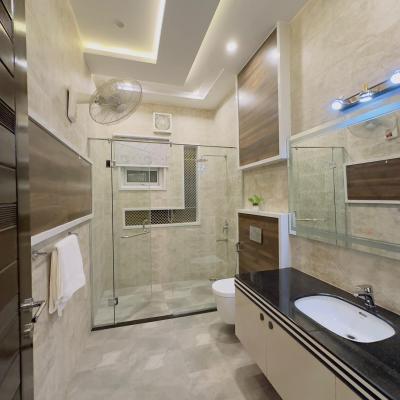 DHA Phase 5, 1 Kanal Upper Portion Fully Furnished For Rent Separate Gate