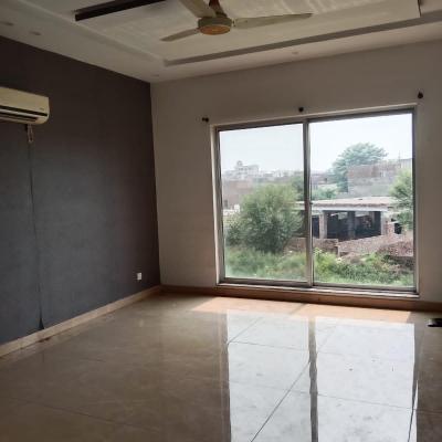 1 kanal upper portion for Rent In DHA phase 8 Lower portion locked