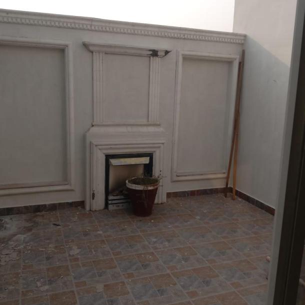 Phase 6 Lahore, 10 Marla upper Portion For Rent Lower portion lock-7
