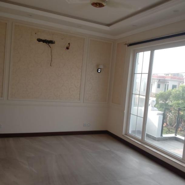 Phase 6 Lahore, 10 Marla upper Portion For Rent Lower portion lock-10
