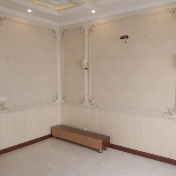 Phase 6 Lahore, 10 Marla upper Portion For Rent Lower portion lock-3
