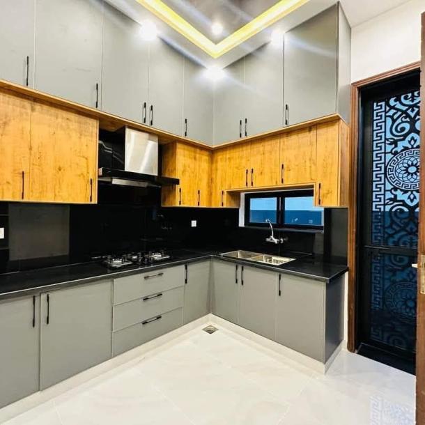 10 Marla Magnificent Bungalow in Bahria Orchard Central Block at a very reasonable Price 4.5 crore Just Buy and Live-18