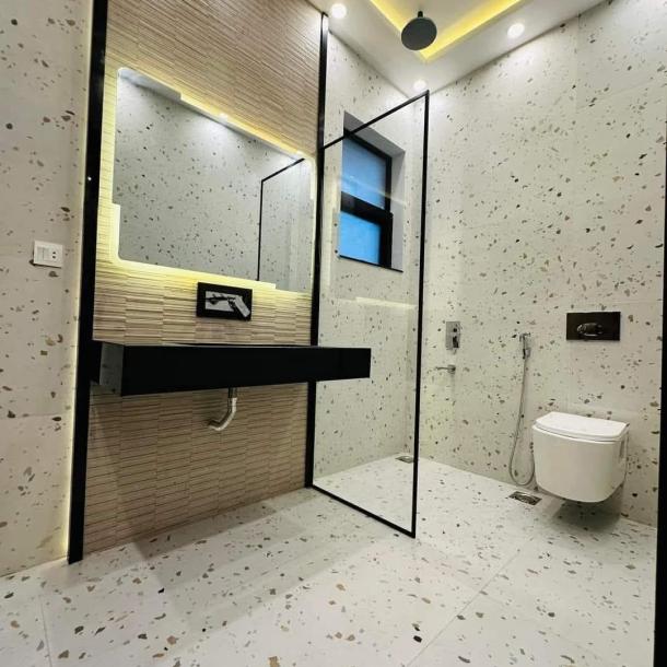 10 Marla Magnificent Bungalow in Bahria Orchard Central Block at a very reasonable Price 4.5 crore Just Buy and Live-14